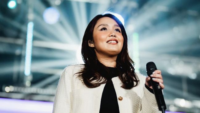 Neida Aleida mengumumkan cabut dari grup musik HIVI! setelah menjadi vokalis band itu selama delapan tahun.
