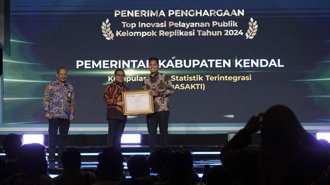 Aplikasi Kuda Sakti mengantar Pemkab Kendal menerima penghargaan Top Inovasi Pelayanan Publik Kelompok Replikasi Tahun 2024 dalam ajang Gebyar Pelayanan Prima.