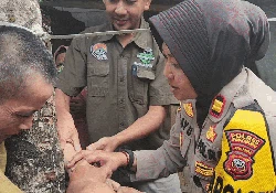 Momen Dramatis Evakuasi Ha dan Sam yang 5 Tahun Hidup di Kandang