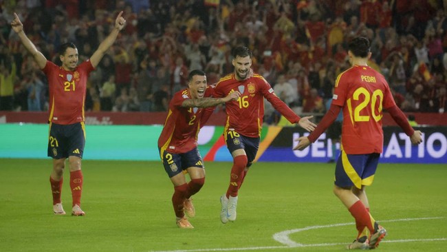 Spanyol mendulang kemenangan telak atas Serbia, sementara Portugal ditahan imbang Skotlandia pada pertandingan UEFA Nations League.