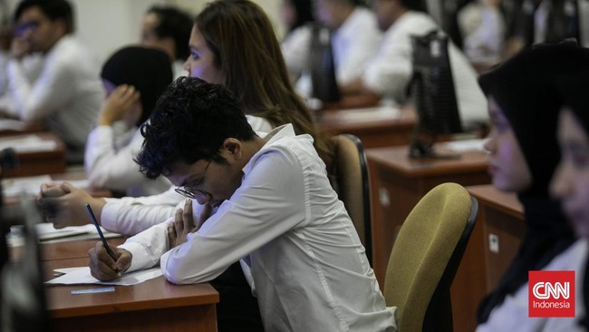 Menpan RB Rini Widyantini buka suara soal rencana rekrutmen calon pegawai negeri sipil (CPNS) 2026.