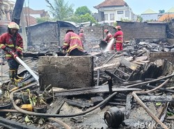 Bangunan Semi Permanen di Denpasar Terbakar gegara Kompor Gas Meledak