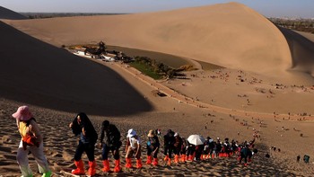  Pesona Wisata Gunung Mingsha di China, Bukit Pasir Bernyanyi