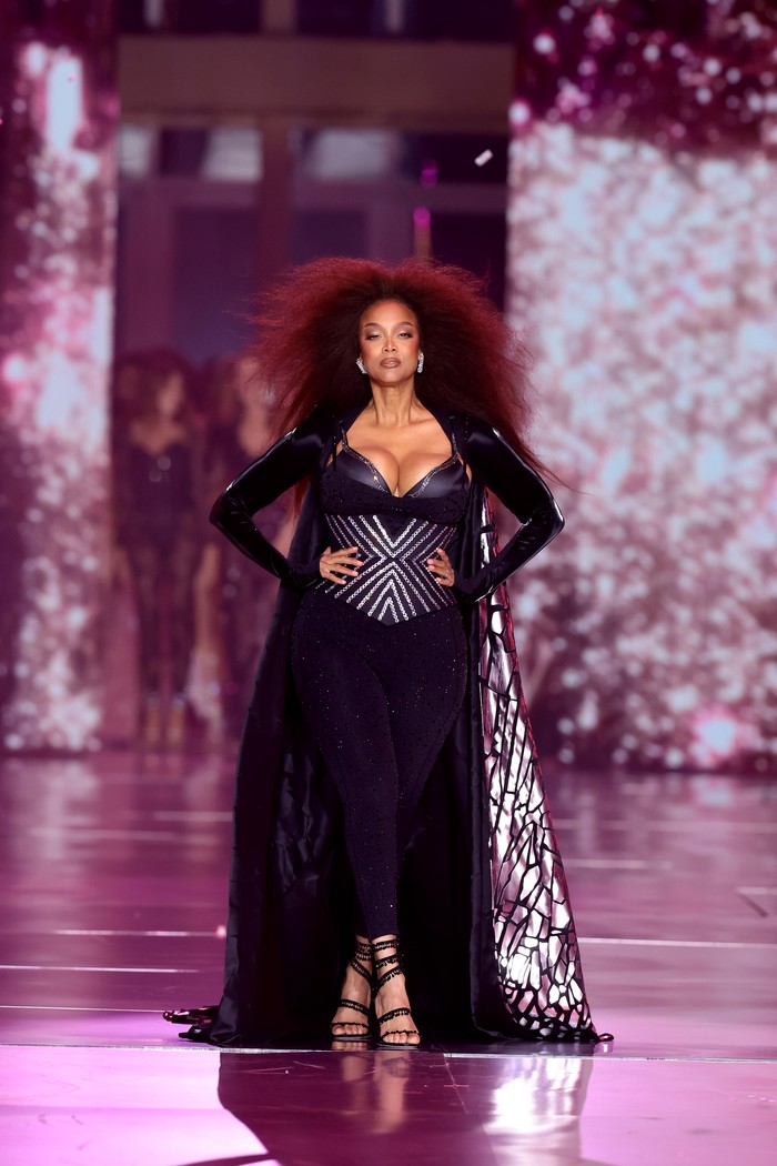 NEW YORK, NEW YORK - OCTOBER 15: Tyra Banks walks the runway for the Victoria's Secret Fashion Show 2024 on October 15, 2024 in New York City. (Photo by Dimitrios Kambouris/Getty Images for Victoria's Secret)
