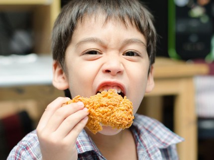 Ini yang Terjadi pada Tubuh Anak jika Makan Daging Ayam Tiap Hari