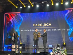 Aksi Nyata untuk Masyarakat, Bakti BCA Raih Penghargaan detikcom Awards 2024