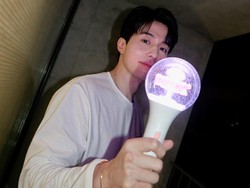 Baru Dirilis, Ini Makna Light Stick Lee Dong Wook