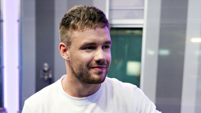 Seorang laki-laki yang ikut diperiksa dalam kasus kematian Liam Payne membantah memasok narkoba kepada mendiang member One Direction itu.