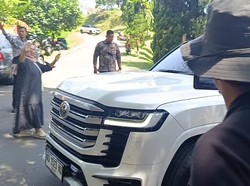 Mobil Gibran Tinggalkan Hambalang di Tengah Pembekalan Calon Wamen