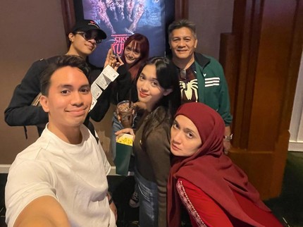 Terpopuler: Potret Nia Paramitha Bersama Anak-anaknya