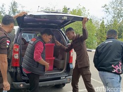Tiga Jam Geledah Dinas PUPR NTT, Kejati Bawa Dua Kotak Dokumen