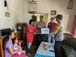 Siswi SD di Probolinggo yang Berkebutuhan Khusus Dapat Tali Asih