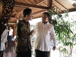 Momen Kebersamaan Prabowo dan Gibran di Hambalang Retreat Hari Kedua