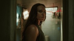 Sinopsis Film 'The Shadow Strays' Aksi Aurora Ribero Jadi Pembunuh Bayaran