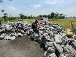 Geram Warga KBB Wilayahnya Jadi Tempat Pembuangan Limbah Batubara