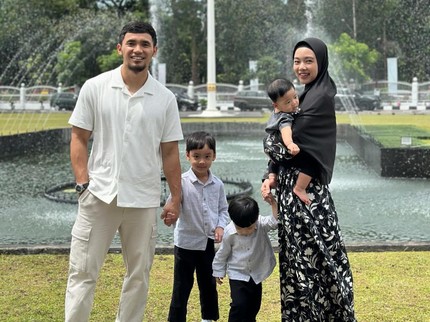 5 Potret Terbaru Lindswell Kwok Bareng Suami dan 3 Anak yang Curi Perhatian