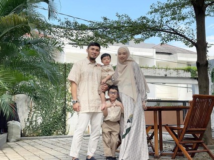 Terpopuler: Potret Terbaru Lindswell Kwok Bareng Suami dan 3 Anak