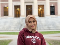 Cerita Asti Shafira, Tulang Punggung Keluarga yang Berhasil S2 Harvard University