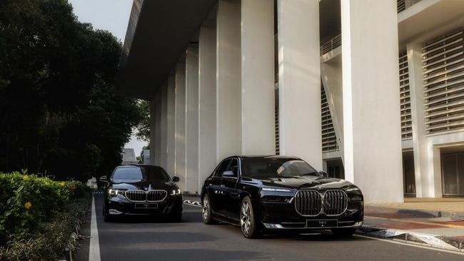 BMW Kerahkan 45 Mobil Listrik Untuk Pelantikan Presiden Prabowo