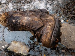 Catatan Sejarah Pendaki Pertama Gunung Everest Direvisi?