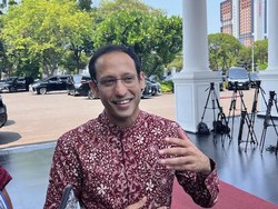Laptop Chromebook Disebut Tak Cocok Dipakai di Sekolah, Nadiem Respons Begini