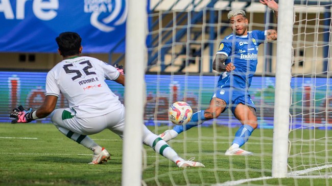 Sejuta Kenangan, Persib Resmi Lepas Ciro Alves Persib Bandung kembali berpisah dengan salah satu pemain andalannya, yang terbaru Maung Bandung resmi melepas penyerang asal Brasil Ciro Alves.