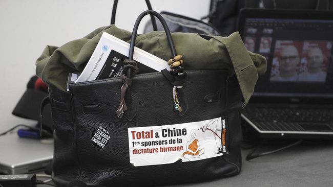 Tas ikonik dan legendaris Hermes Birkin yang pertama bakal dilelang di Paris pada Juli mendatang.