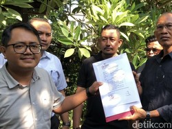 Koster-Giri Laporkan Ketua KPU Jembrana ke Bawaslu, Masalah Apa?