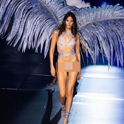 6 Sayap Spektakuler Victoria's Secret Show, Dilengkapi Kinetik hingga Kaca 18 Kg