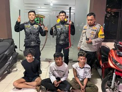 3 Remaja di Surabaya Dibekuk Saat Hendak Tawuran di Kapasari
