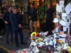 Video: Momen Ayah Liam Payne Lihat Tribute untuk Putranya di Hotel Argentina