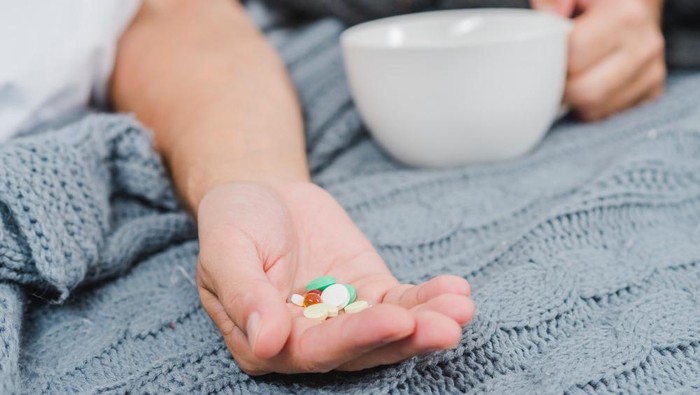 Ilustrasi dalam konsumsi obat-obatan/ foto: freepik