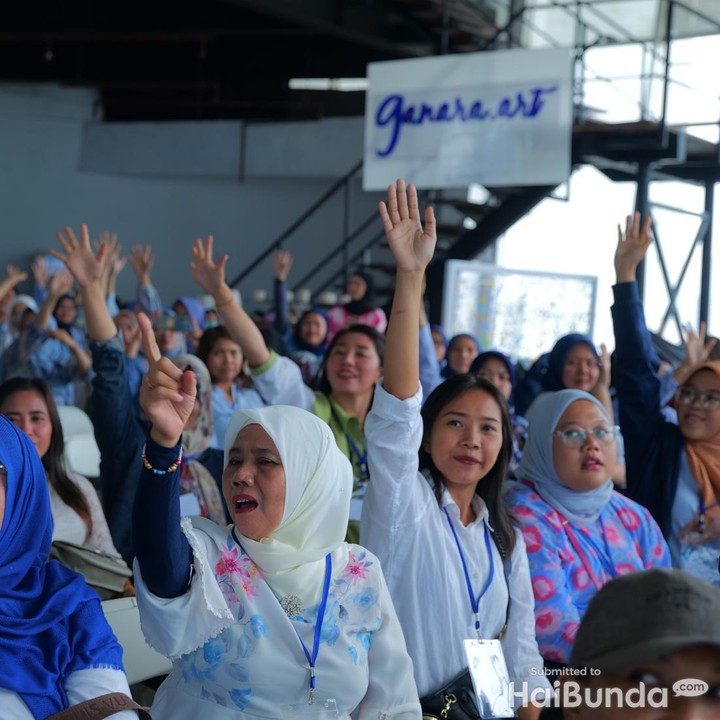 <p>Acara kali ini juga berlangsung sangat meriah. Para Bunda terlihat antusis mengikuti berbagai segmen. Adapun untuk masing-masing pemenang Best Question dan Best Instagram Story mendapatkan saldo e-wallet senilai Rp200 ribu dan goodie bag. (Foto: HaiBunda/ Nathania Widya Chrissanti / Muhammad Hafiz Muharrom)</p>