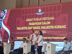 Chris-Serena Janjikan 100 Beasiswa untuk Lulusan SMK Kuliah ke Jawa