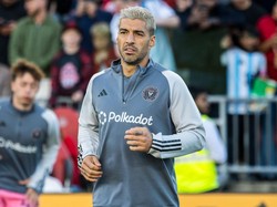 Luis Suarez Masih Doyan Gigit Pemain