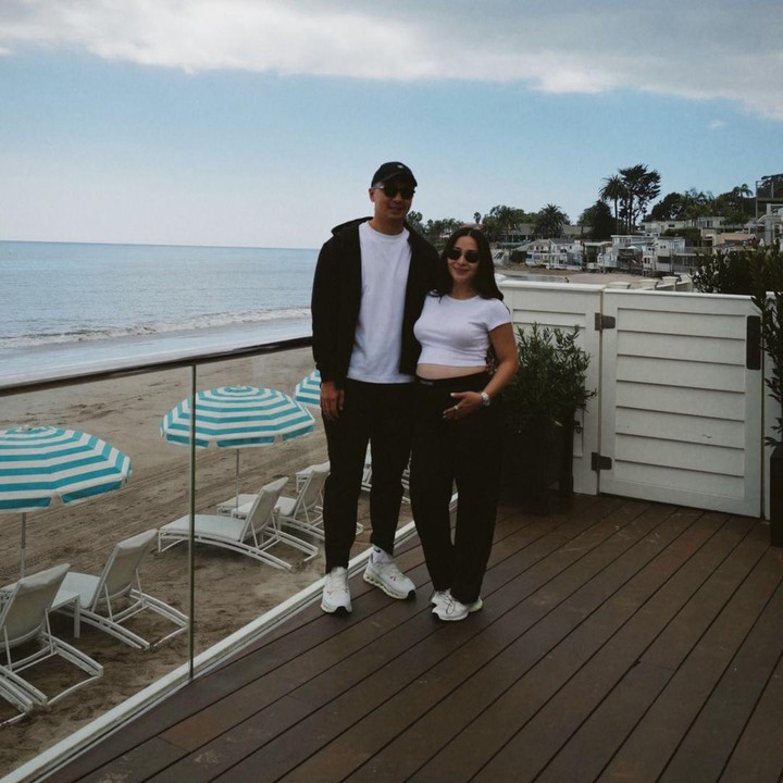 <p>Unggahan tersebut ikut dikomentari sang suami. Lewat akun pribadinya, Indra dengan manis menyucapkan kata cinta. "<em>Love you</em>," ungkapnya melalui akun @indrapriw.(Foto: Instagram @nikitawillyofficial94)<br /><br /><br /></p>