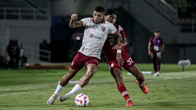 Persis Solo meraih kemenangan 3-2 atas Borneo FC yang diwarnai gol Arkhan Kaka pada pekan kedelapan Liga 1 di Stadion Manahan, Sabtu (19/10) malam WIB.