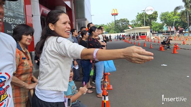 Potret Antusias Orang Tua Dukung Anak Lomba Push Bike di Olimpiade Balita