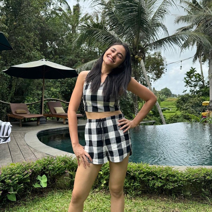 <p>Aktris Marshanda belakangan menjadi perbincangan karena berhasil menurunkan berat badannya hingga 20 kilogram (kg). Penampilan Bunda satu anak ini sampai bikin pangling netizen lho. (Foto: Instagram @marshanda99)</p>