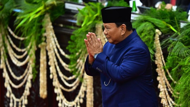 Prabowo Subianto disebut akan menyalami satu per satu kepala daerah terpilih saat pelantikan di Istana Kepresidenan, Jakarta, Kamis (20/2).