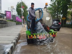 Upaya Pemkot Kurangi Debu yang Mengganggu Dampak Proyek Jalan di Surabaya
