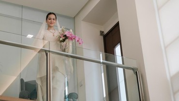 img-title Ini Momen Diduga Pevita Pearce Sudah Tunangan Sejak Awal Oktober