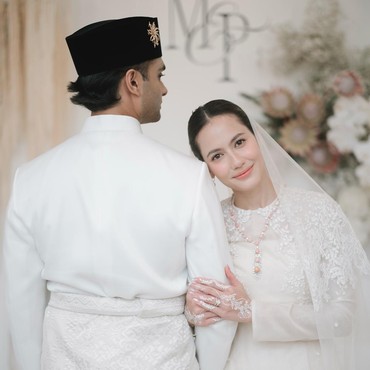 Unggahan Pevita Pearce Sebelum Umumkan Pernikahan