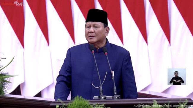 Prabowo Subianto mengingatkan bahwa ada peran wong cilik nan memberi makan pejuang saat negara belum mempunyai anggaran.