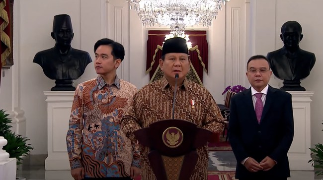 Presiden Prabowo Subianto resmi mengumumkan nama-nama menteri untuk bergabung dalam pemerintahannya, di Istana Kepresidenan Jakarta, Minggu (20/10) malam.