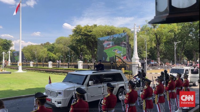 Presiden RI Prabowo Subianto dan Wapres Gibran Rakabuming Raka melakukan pisah sambut dengan Presiden ke-7 RI Joko Widodo di Istana Merdeka.