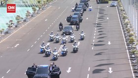 VIDEO: Momen Keren Formasi Iring-iringan Jokowi Tiba di Gedung DPR