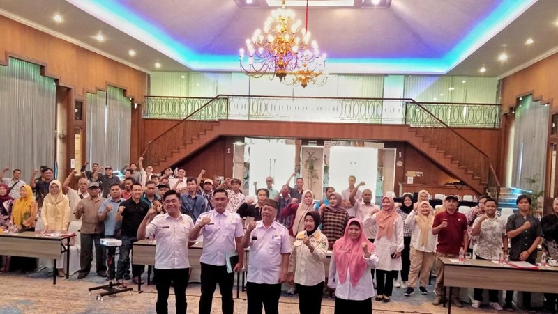 Pemerintah Kabupaten (Pemkab) Pasuruan melalui Dinas Perindustrian dan Perdagangan menggelar kegiatan Pelatihan Standar Kerja Usaha Produksi Industri