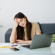 Kenali 7 Tanda Kelelahan Otak yang Perlu Diwaspadai, Salah Satunya Kebiasaan Nggak Sabaran!