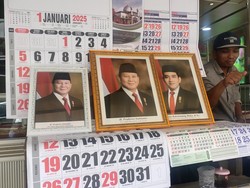 Penjualan Bingkai Foto Prabowo dan Gibran di Palembang Laris Manis Dibeli Warga